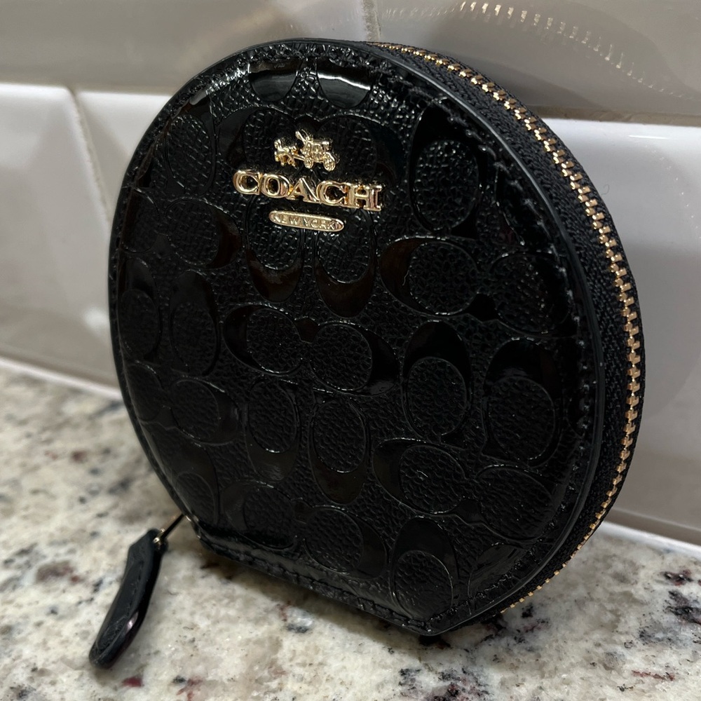 Coach Round Zippered Coin Case in Debossed Black Patent Leather EUC - Picture 3 of 10